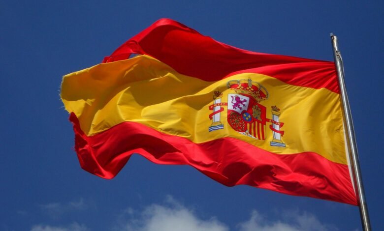 spain flag in pole