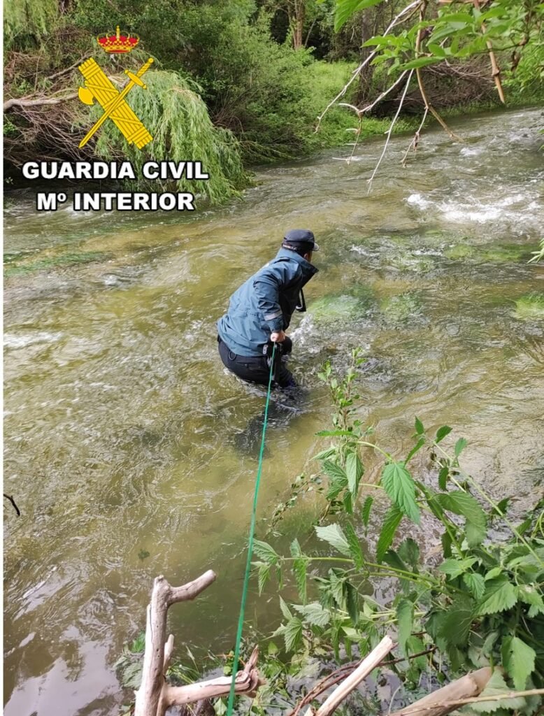 La Guardia Civil rescata del cauce del Río Jerea a una joven y a su perro 5 lagaceta.es